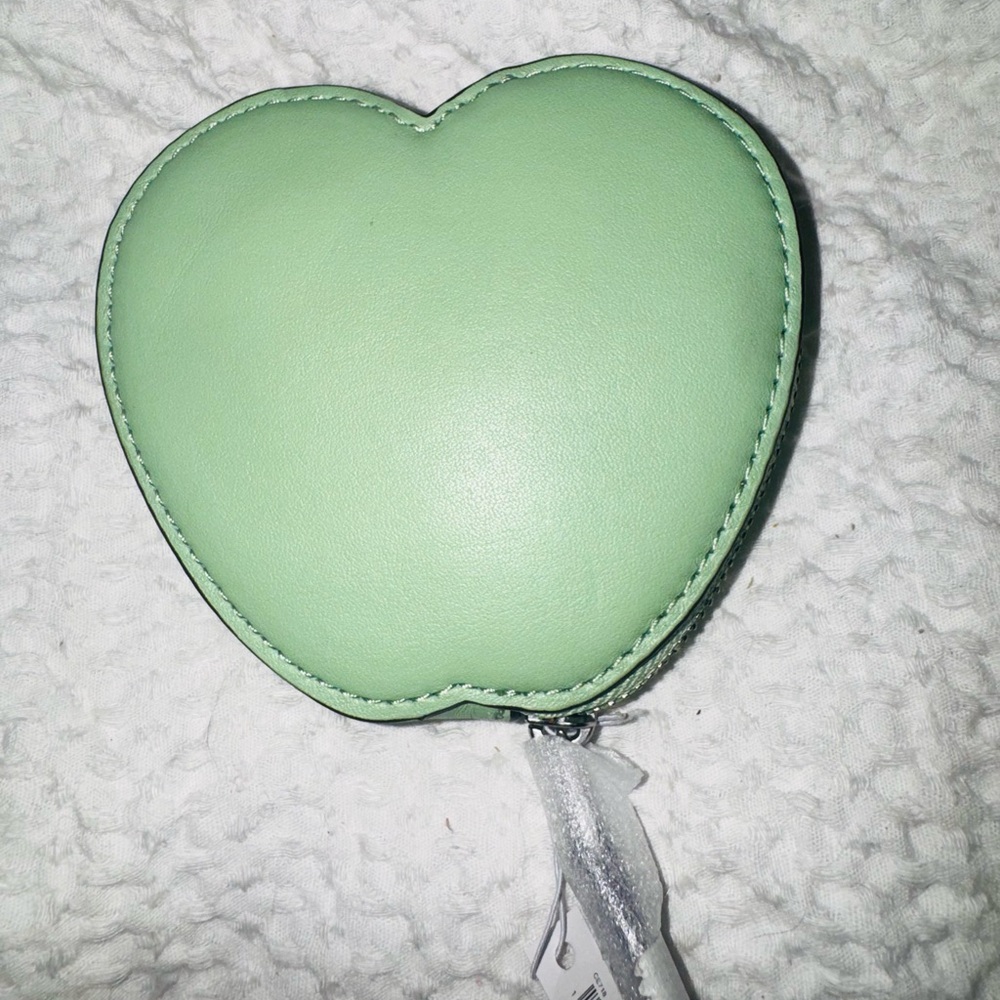 Coach Apple Coin Pouch Silver/Pistachio. CE718
New with tag!